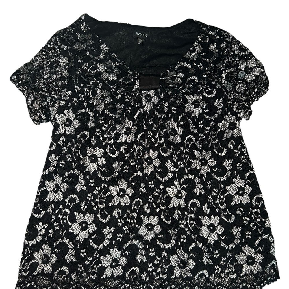 Avenue Black and White Floral Lace Blouse Size 22/24 - Picture 4 of 5